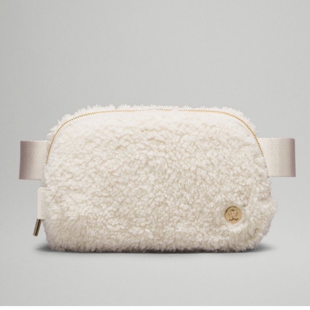 Lululemon Everywhere Belt Bag 1L *Fleece WhiteOpal/Gold